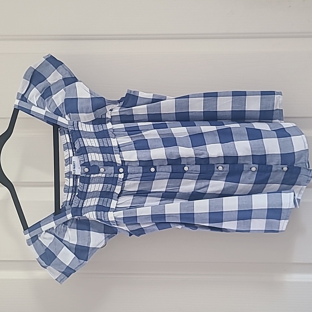 Sleeveless blouse